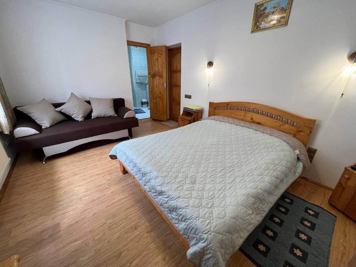 Oskolok Dovbusha Mini-Hotel Yaremche Exterior foto