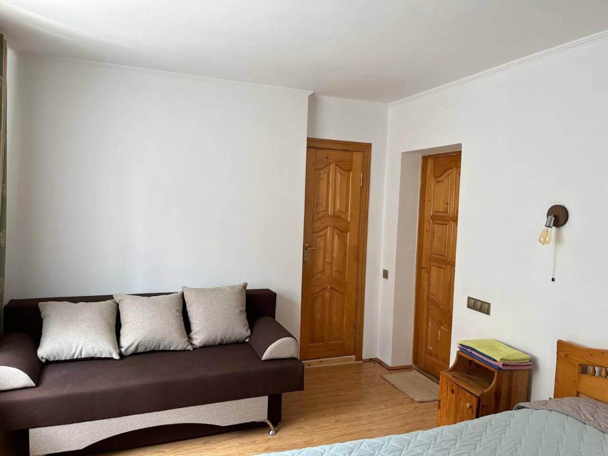 Oskolok Dovbusha Mini-Hotel Yaremche Exterior foto